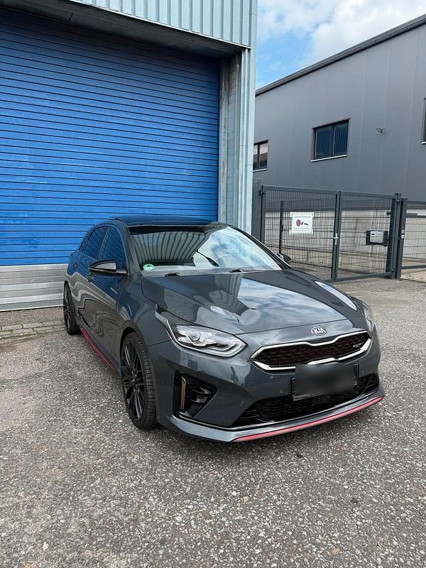 Grau Gebraucht 2020 Kia Ceed GT Limousine | 18.790 € (Guter Preis) - Bild 1/4