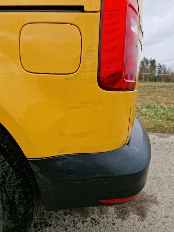 Usata VW Caddy 102 CV (75 kW) 2018 Giallo Monovolume