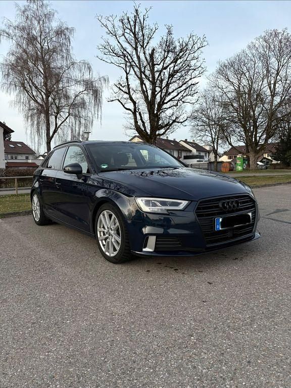 Gebraucht Audi A3 Sport 150 PS (110 kW) 2017 Blau Limousine