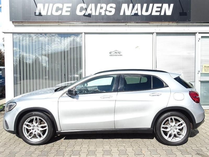 Gebraucht Mercedes GLA200 156 PS (114 kW) 2019 Silber SUV