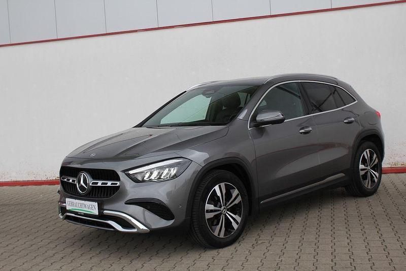 Mountaingrau met. 787u Gebraucht 2024 Mercedes GLA180 Progressive SUV | 33.470 € (Guter Preis) - Bild 1/4