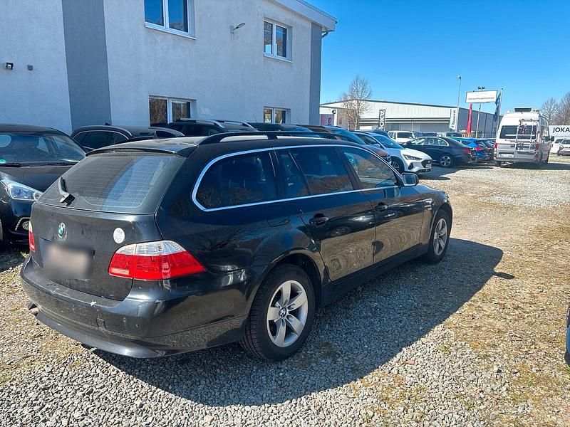 Gebraucht BMW 520 150 PS (110 kW) 2006 Schwarz Kombi