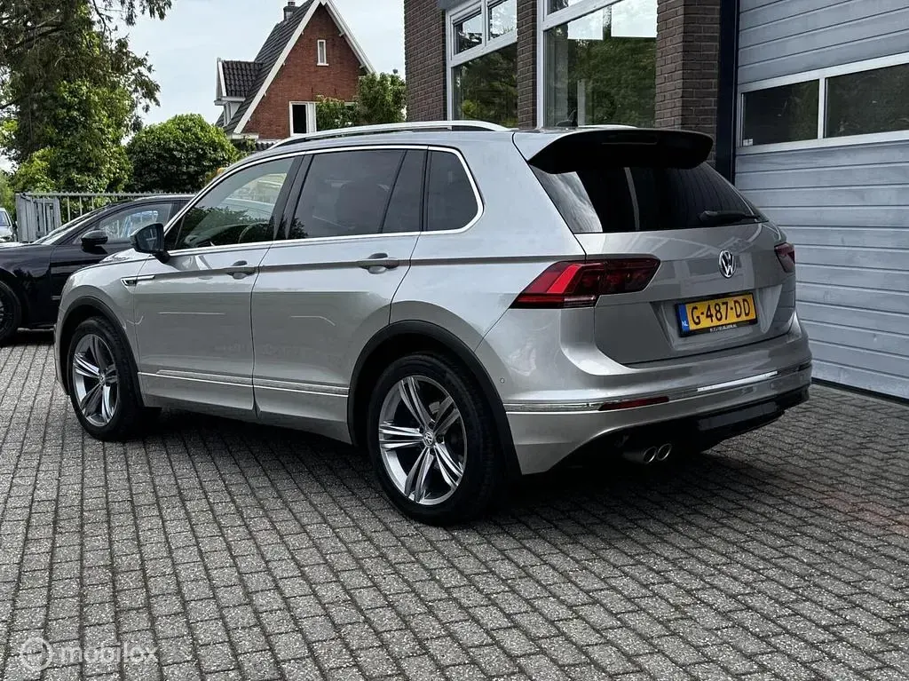 Second-hand VW Tiguan R-line 150 CP (110 kW) 2019 Gri SUV