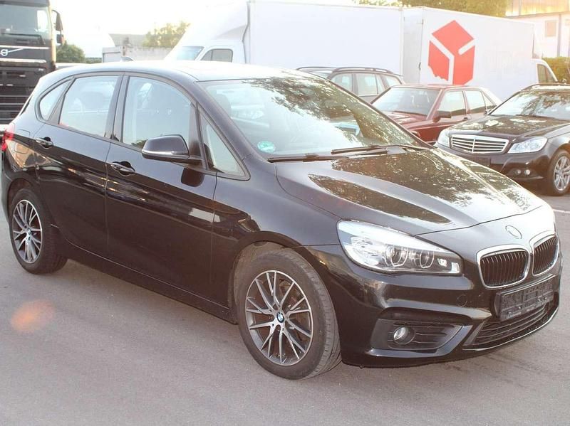 Saphirschwarz Gebraucht 2015 BMW 218 Van / Kleinbus | 9.999 € (Fairer Preis) - Bild 1/4