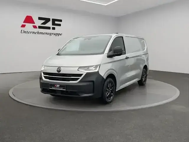 Gebraucht VW T7 170 PS (125 kW) 2025 Light grey metallic Van