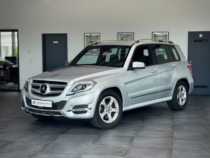 Iridiumsilber metalliclack Gebraucht 2015 Mercedes GLK220 Premium SUV | 27.770 € (Fairer Preis) - Bild 1/4
