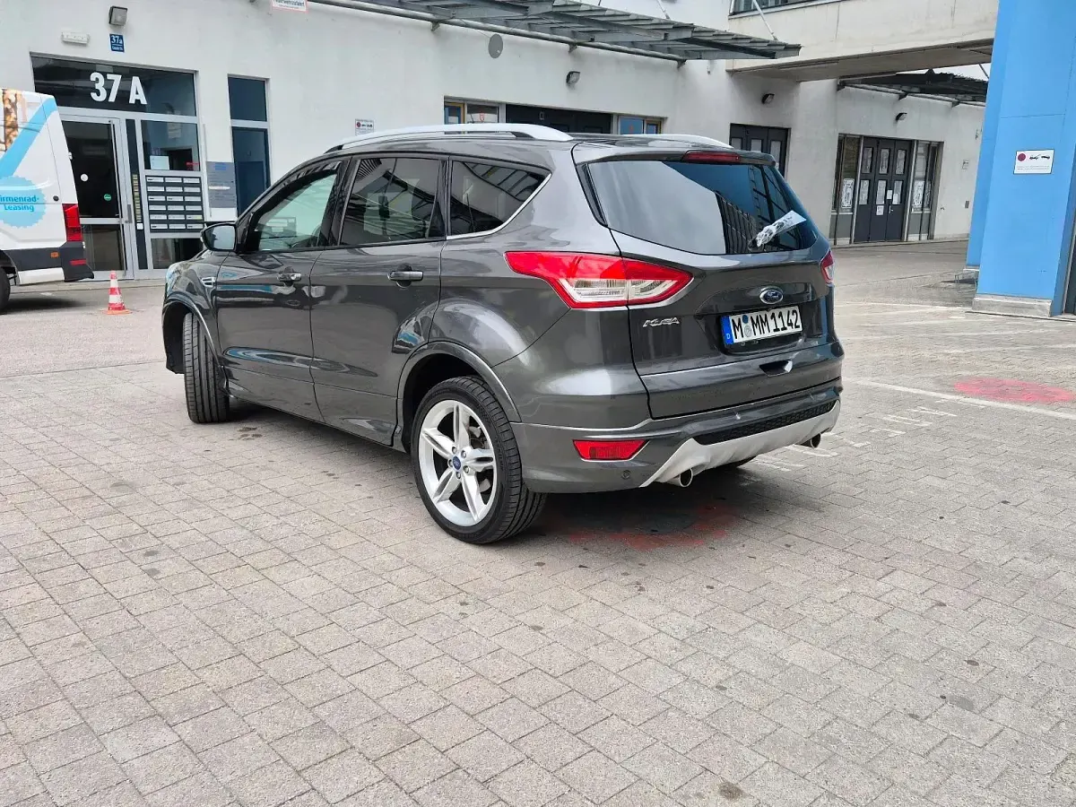 Gebraucht Ford Kuga 150 PS (110 kW) 2014 Grau SUV