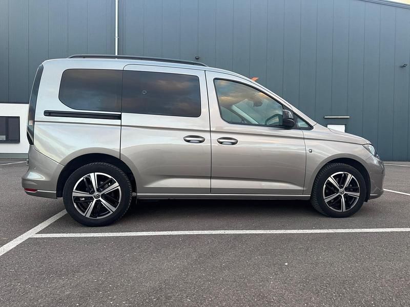 Gebraucht VW Caddy Life 114 PS (83 kW) 2022 Grau Van / Kleinbus