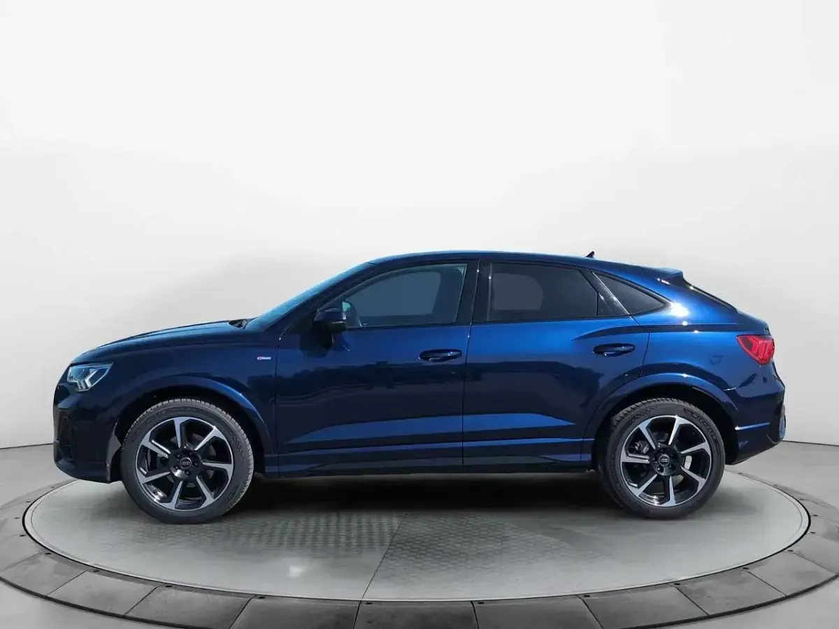 Gebraucht Audi Q3 S-Line 150 PS (110 kW) 2023 Navarrablau metallic SUV