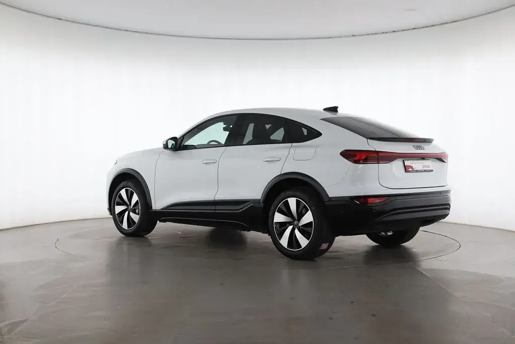 Gebraucht Audi Q6 Sportback e-tron Ambiente 185 kW (252 PS) 2025 Gletscherweiss SUV