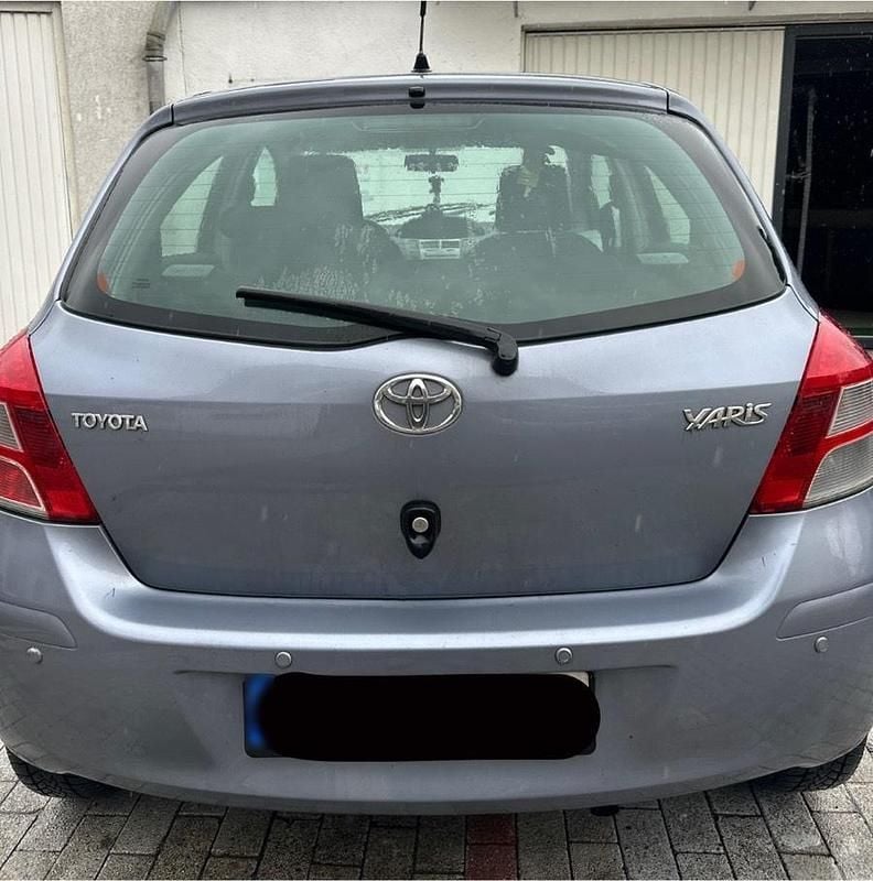 Gebraucht Toyota Yaris 99 PS (72 kW) 2010 Blau Kleinwagen