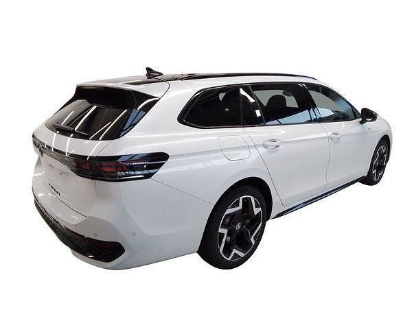 Gebraucht VW Passat R-line 177 PS (130 kW) 2025 Weiß (oryxweiß perlmutteffekt) Kombi