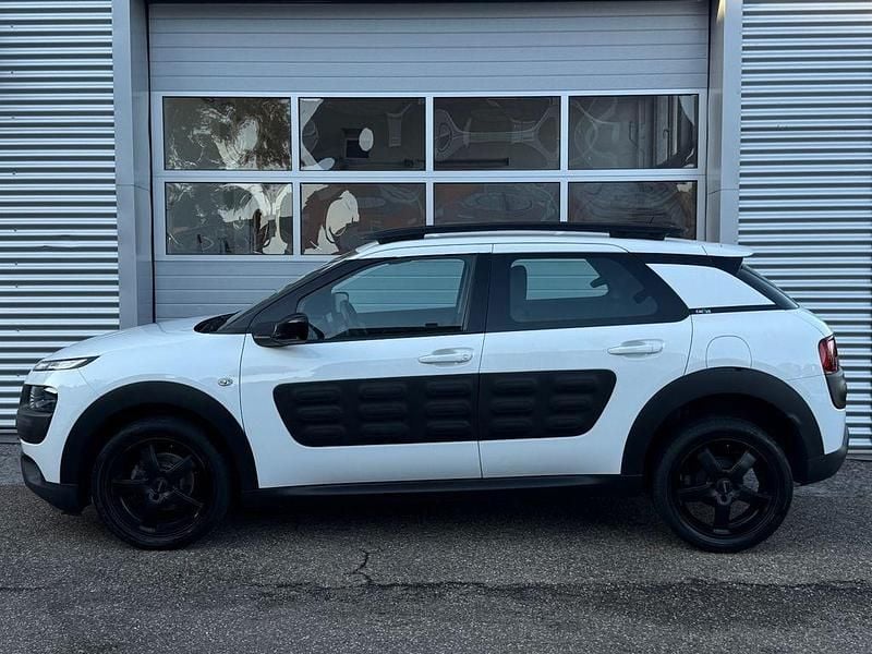 Gebraucht Citroën C4 Cactus Feel 99 PS (72 kW) 2015 Weiß Kleinwagen