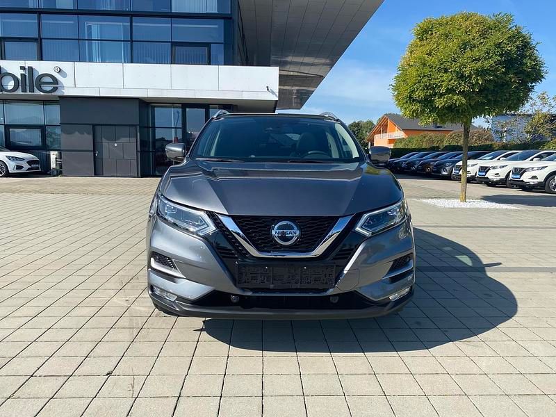 Gebraucht Nissan Qashqai Tekna 159 PS (116 kW) 2020 Dark grey metallic/grau SUV