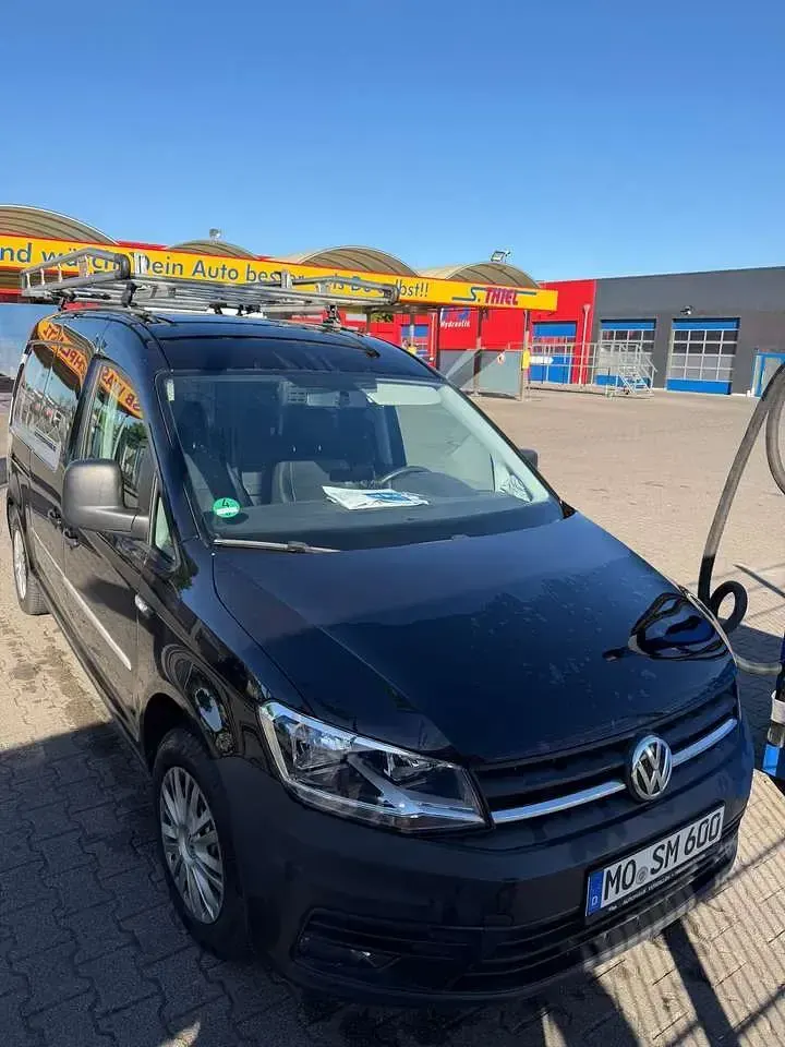 Gebraucht VW Caddy Maxi 102 PS (75 kW) 2017 Schwarz Van / Kleinbus