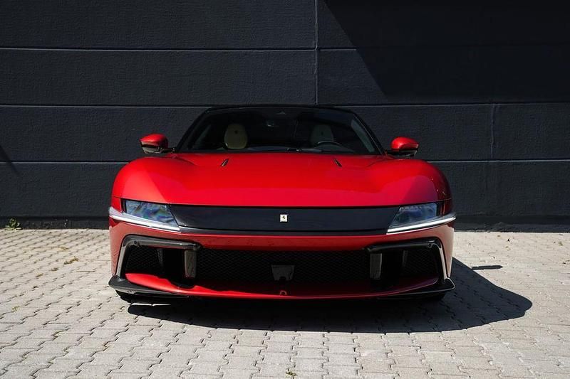 Neu Ferrari 12 Cilindri 829 PS (609 kW) 2025 Rot