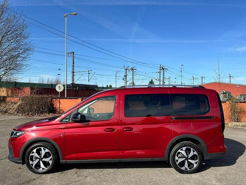 Gebraucht Ford Tourneo Active 122 PS (89 kW) 2024 Rot Van / Kleinbus