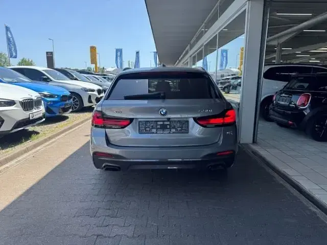 Gebraucht BMW 530 Performance 245 PS (180 kW) 2023 Grau Kombi