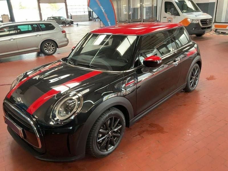 Midnight black ii (c4r) Gebraucht 2023 Mini Cooper Essential Kleinwagen | 24.950 € (Fairer Preis) - Bild 1/4