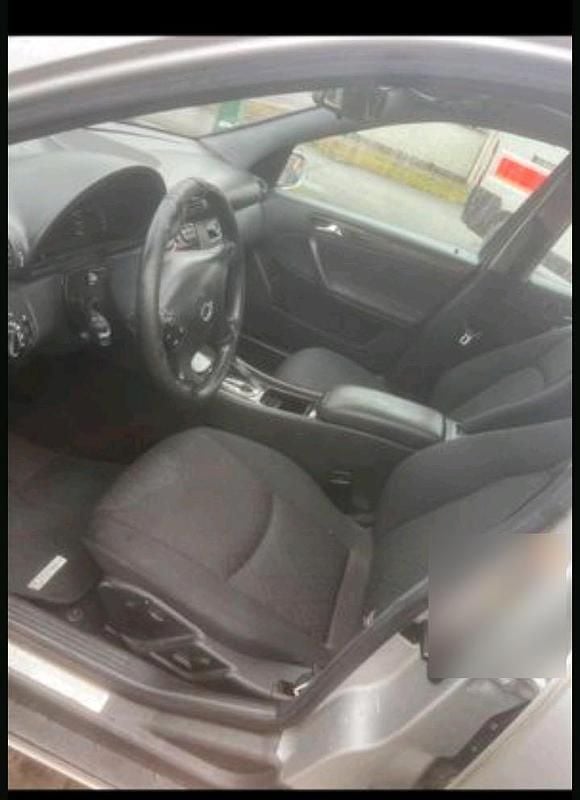 Gebraucht Mercedes C220 143 PS (105 kW) 2003 Silber Limousine