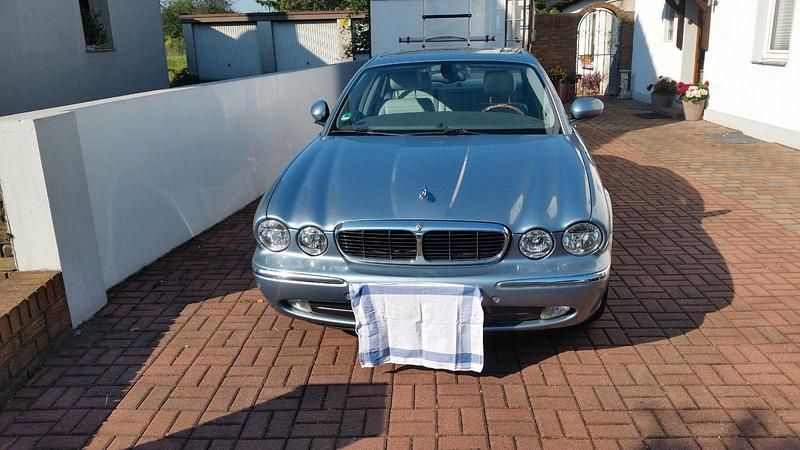 Gebraucht Jaguar XJ8 298 PS (219 kW) 2004 Blau Limousine