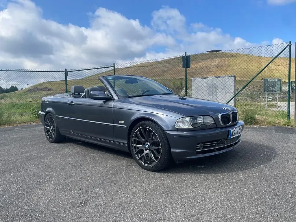Gebraucht BMW 330 Cabriolet 231 PS (169 kW) 2001 Grau Cabrio