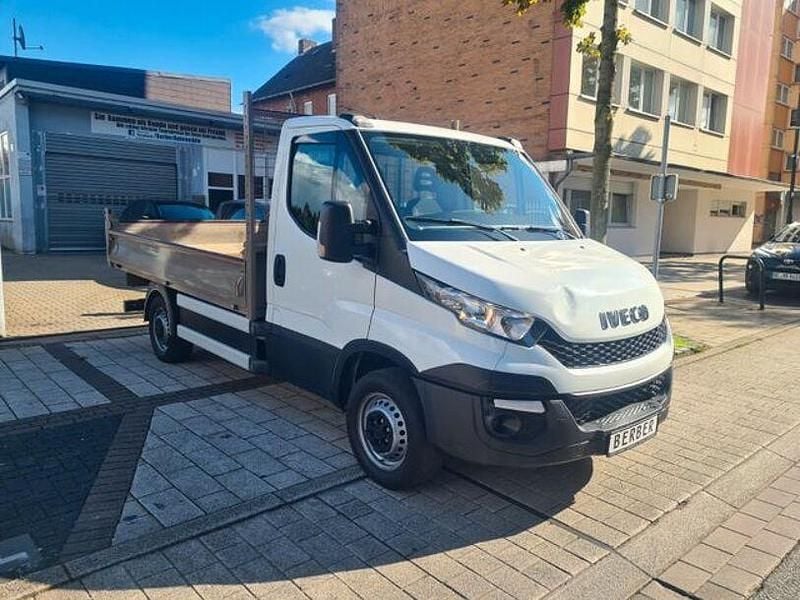 Gebraucht Iveco Daily 180 PS (132 kW) 2016 White ic 194 Van