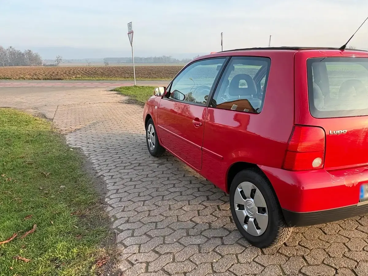 Brugt VW Lupo 50 HK (36 kW) 2002 Rød Hatchback