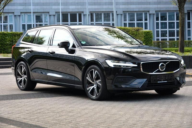 Gebraucht Volvo V60 Core 197 PS (144 kW) 2022 Schwarz Kombi