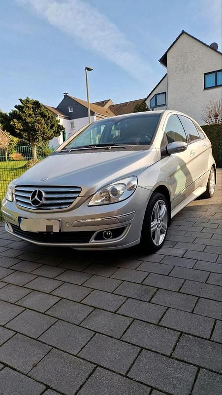 Gebraucht Mercedes B150 95 PS (69 kW) 2007 Silber Van / Kleinbus