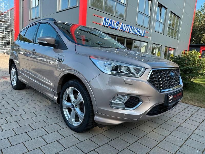 Grau Gebraucht 2018 Ford Kuga Vignale SUV | 16.600 € (Fairer Preis) - Bild 1/4