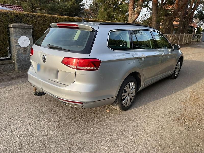 Gebraucht VW Passat 190 PS (139 kW) 2018 Silber Kombi