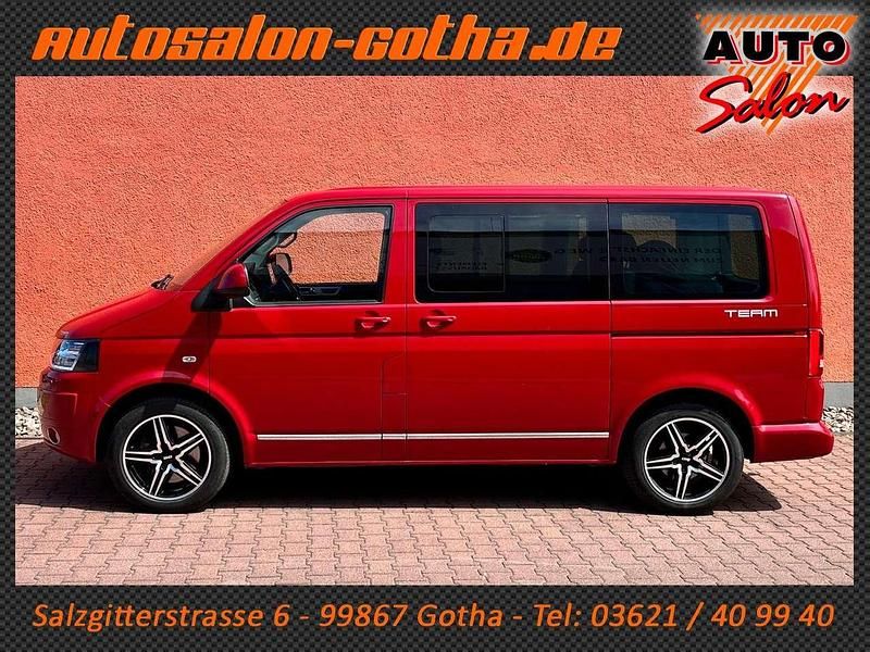 Gebraucht VW Multivan Team 140 PS (102 kW) 2011 Salsa red Van