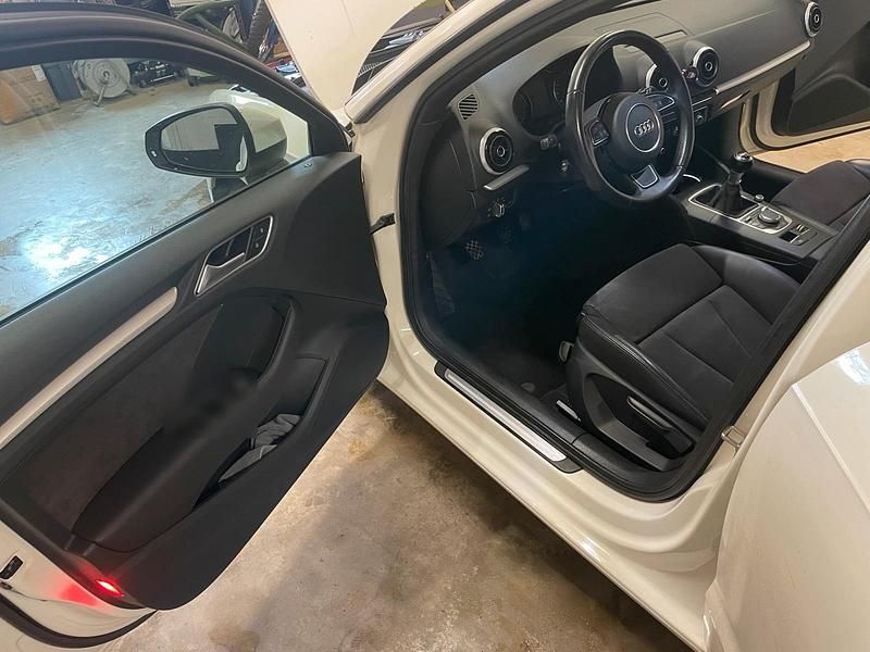 Gebraucht Audi A3 140 PS (102 kW) 2013 Weiß Limousine