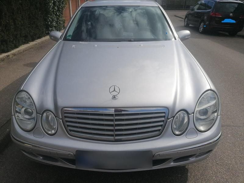 Gebraucht Mercedes E320 224 PS (164 kW) 2002 Silber Limousine