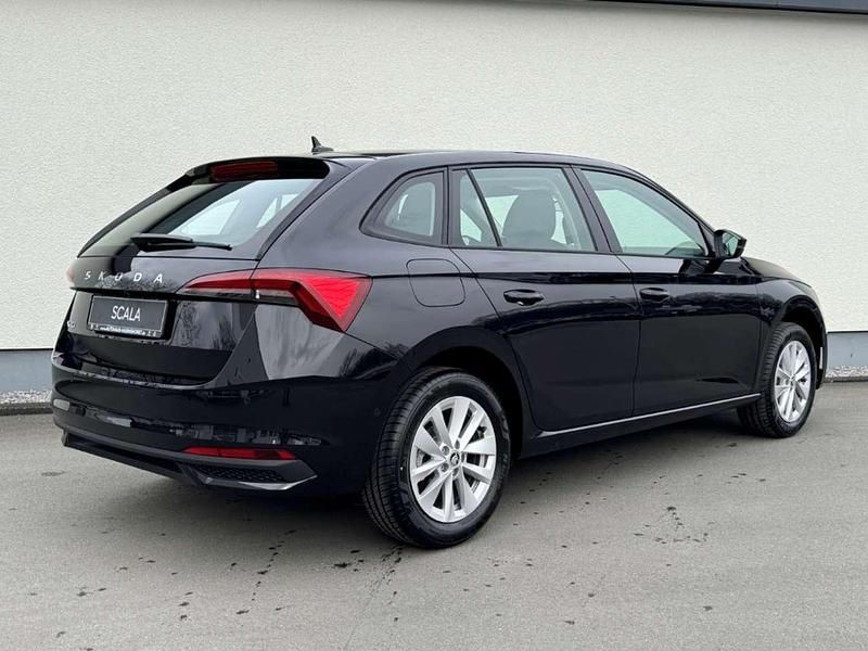 Gebraucht Skoda Scala Selection 116 PS (85 kW) 2024 Blackmagic perleffekt Kleinwagen