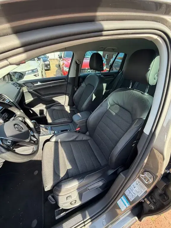 Gebraucht VW Golf VII Highline 150 PS (110 kW) 2016 Grau Kombi