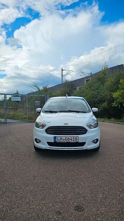 Weiß Gebraucht 2017 Ford Ka Plus Cool & Sound Edition Kleinwagen | 7.900 € (Etwas zu teuer) - Bild 1/4