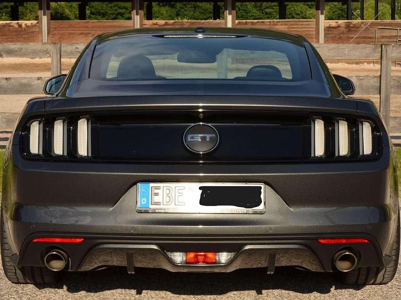 Gebraucht Ford Mustang GT Fastback 421 PS (309 kW) 2016 Grau Coupé