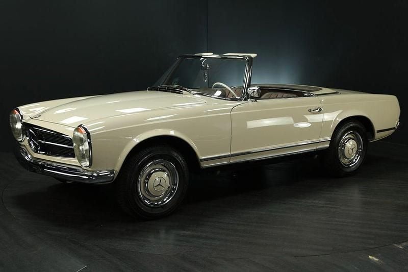 Gebraucht Mercedes 230 150 PS (110 kW) 1967 Beige Cabrio
