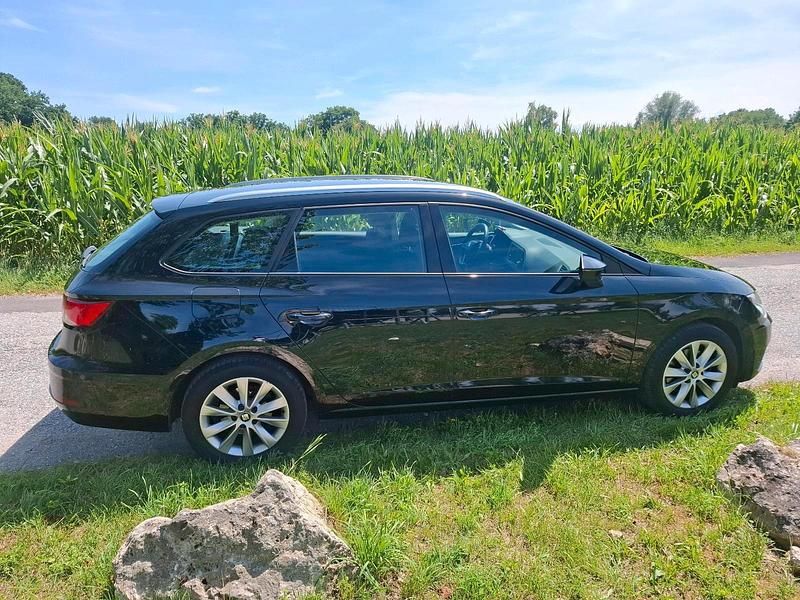 Schwarz Gebraucht 2019 Seat Leon ST Kombi | 10.990 € (Guter Preis) - Bild 1/4
