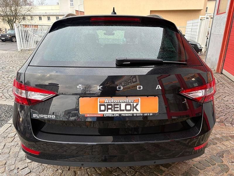 Gebraucht Skoda Superb Ambition 150 PS (110 kW) 2023 Schwarz Kombi