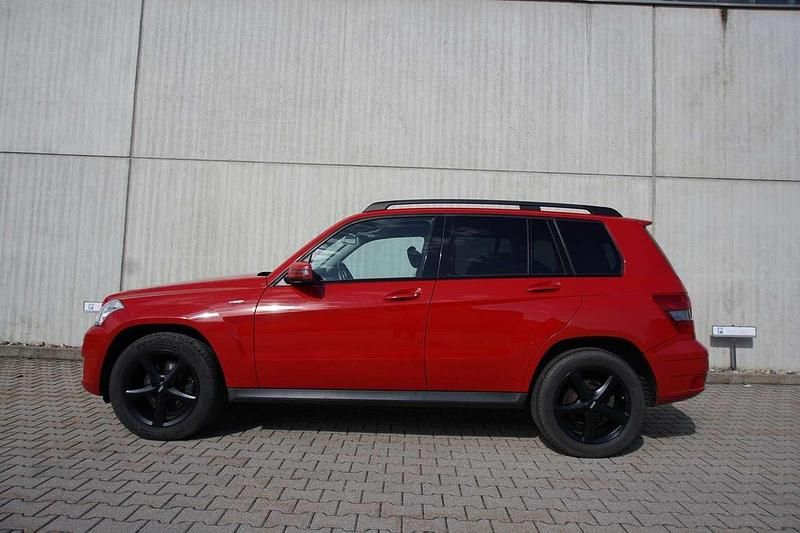 Gebraucht Mercedes GLK250 204 PS (150 kW) 2011 Feueropal  unilack SUV