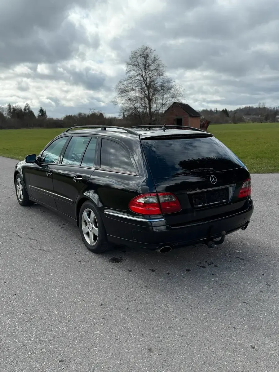 Gebraucht Mercedes E320 224 PS (164 kW) 2007 Schwarz Kombi