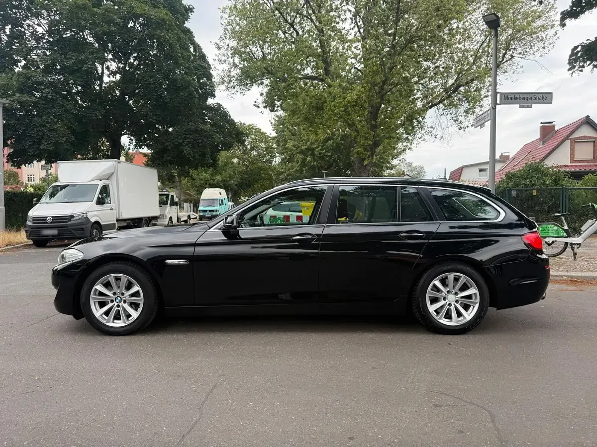 Gebraucht BMW 523 Luxury Line 204 PS (150 kW) 2011 Schwarz Limousine