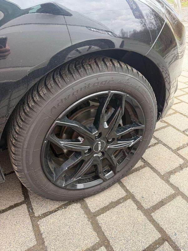 Gebraucht Ford Fiesta Titanium 101 PS (74 kW) 2013 Schwarz Kleinwagen