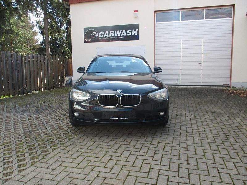 Gebraucht BMW 114 102 PS (75 kW) 2014 Schwarz Kleinwagen