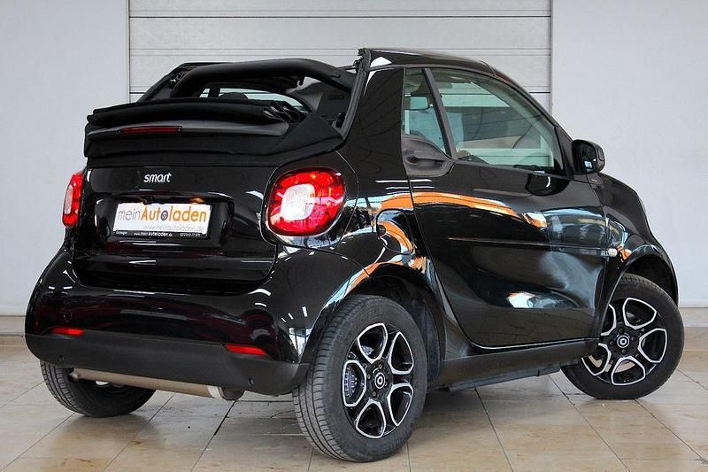 Gebraucht Smart ForTwo Cabrio 90 PS (66 kW) 2019 Schwarz Cabrio