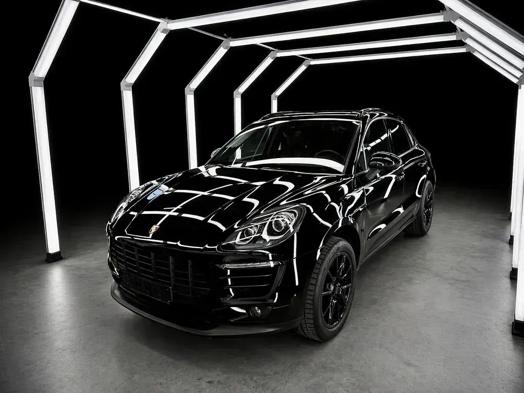 Używany Porsche Macan Basis 252 KM (185 kW) 2018 Czarny SUV
