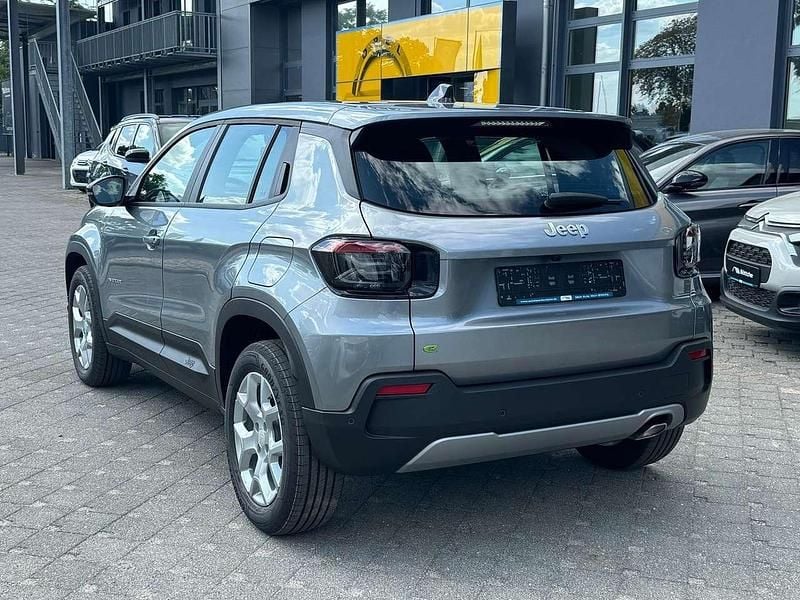 Occasion Jeep Avenger Altitude 101 ch (74 kW) 2024 Gris SUV